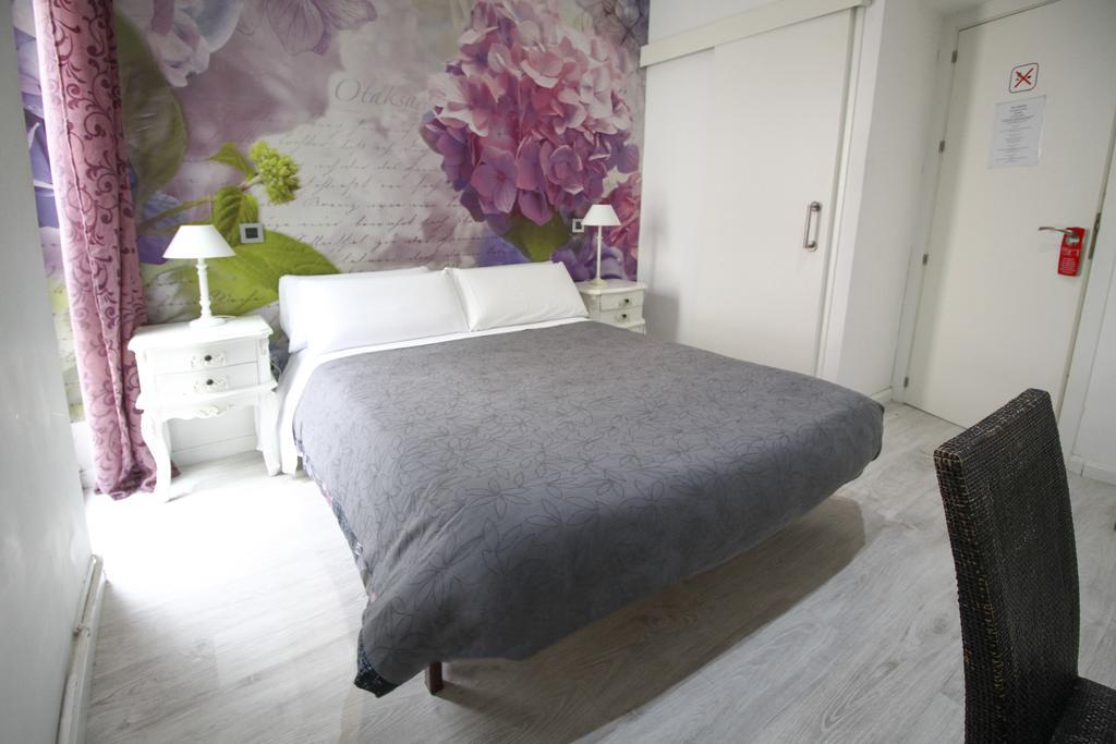 Pension Foster Мадрид Экстерьер фото