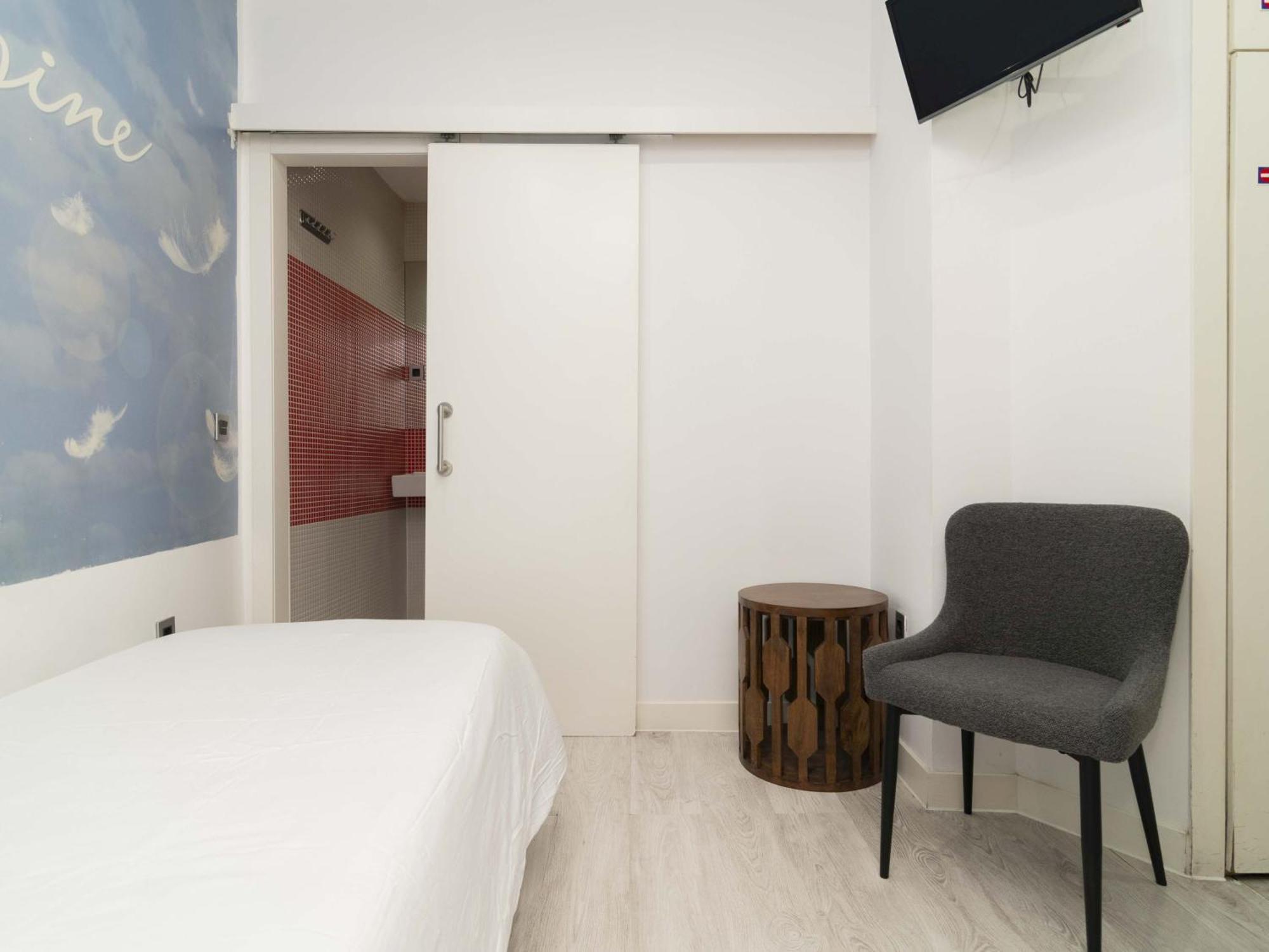 Pension Foster Мадрид Экстерьер фото