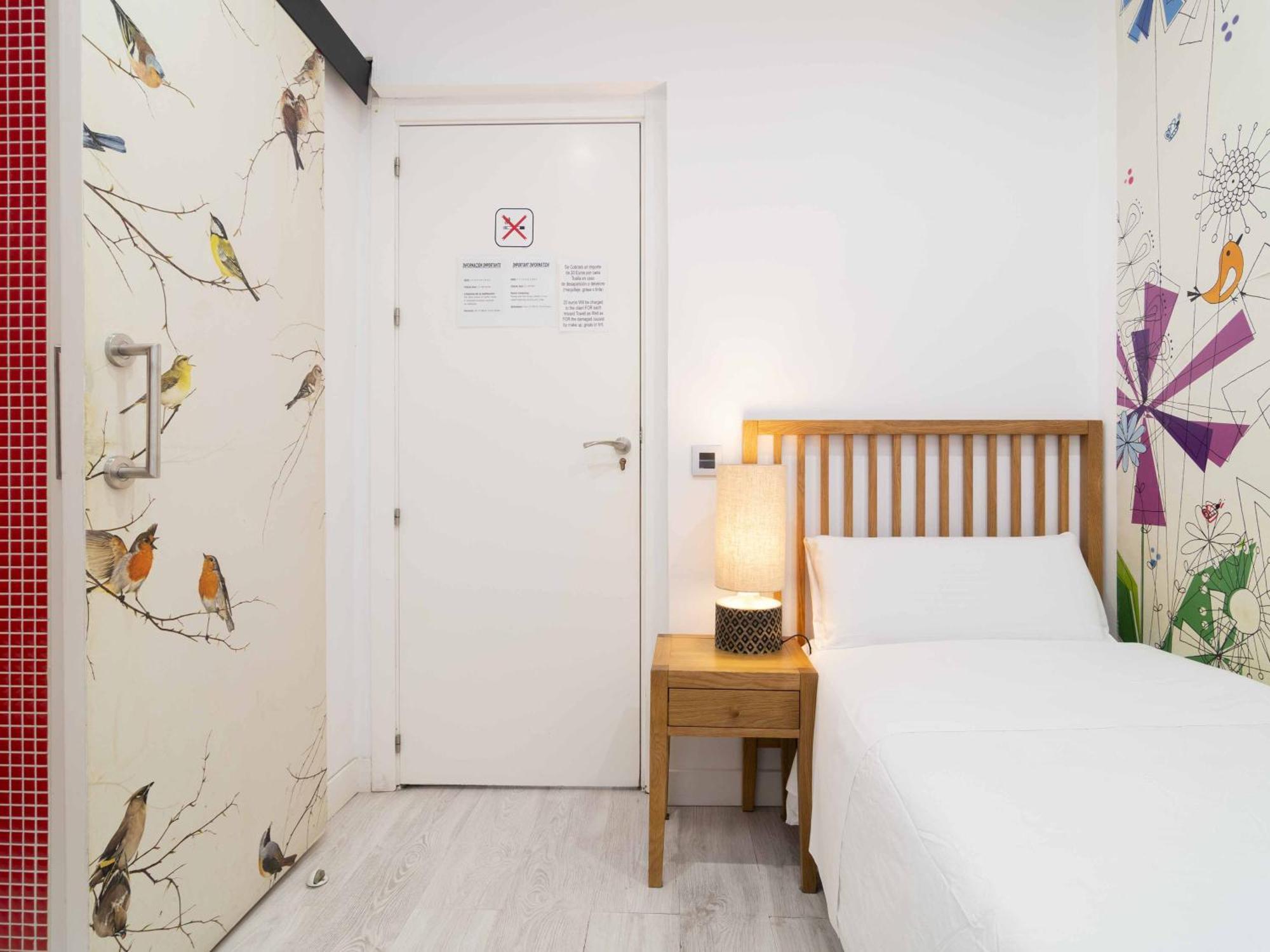 Pension Foster Мадрид Экстерьер фото